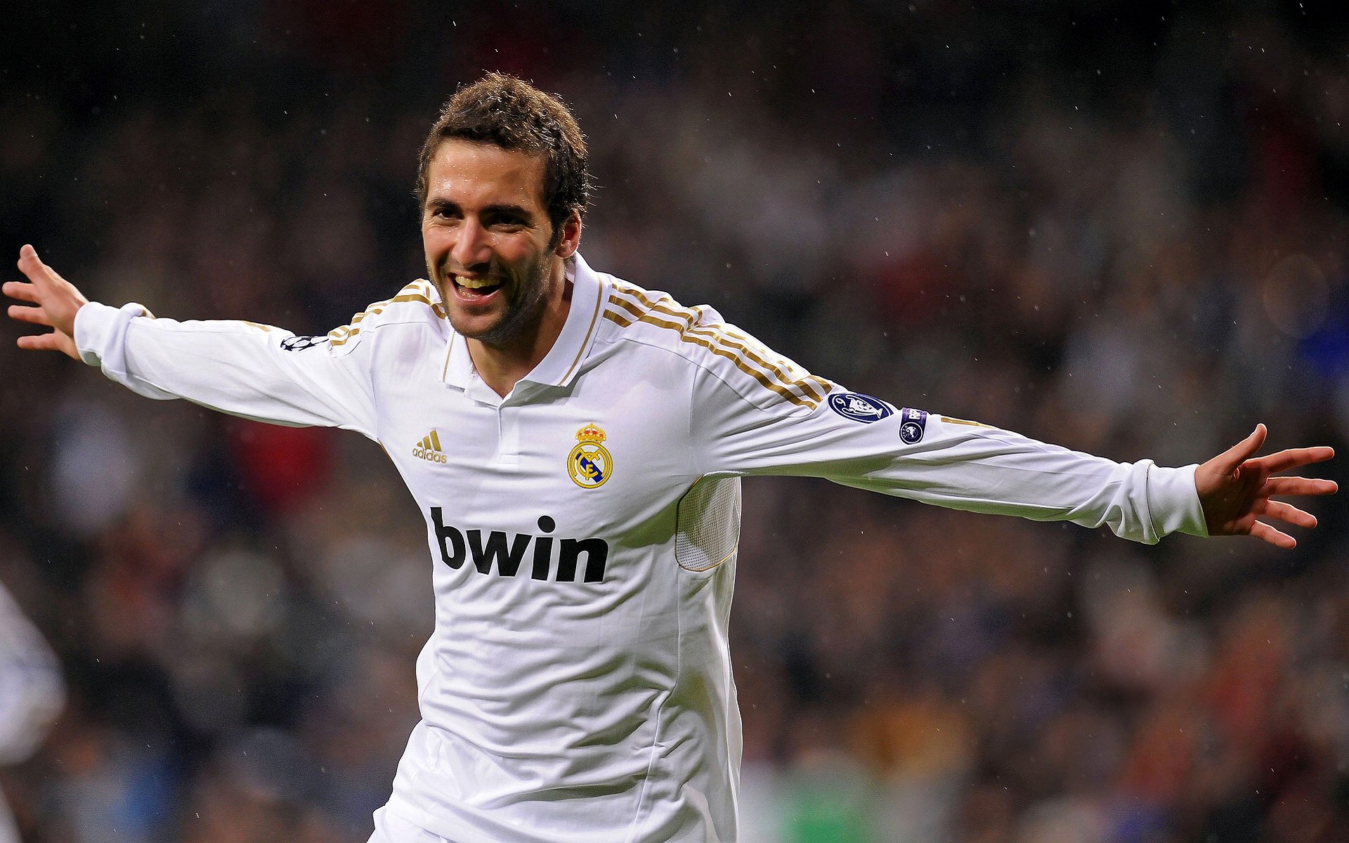 Ning重返赛场,反败为胜首场状态出色,勇士观众沸腾!热度持续攀升