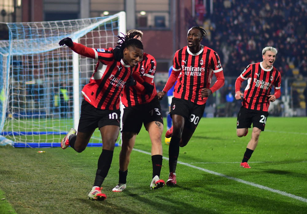 九游体育优势-国安球迷喊着绝杀恒大